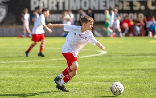 Jaka piłka do nożnej: jak wybrać najlepszą piłkę na trening i mecz