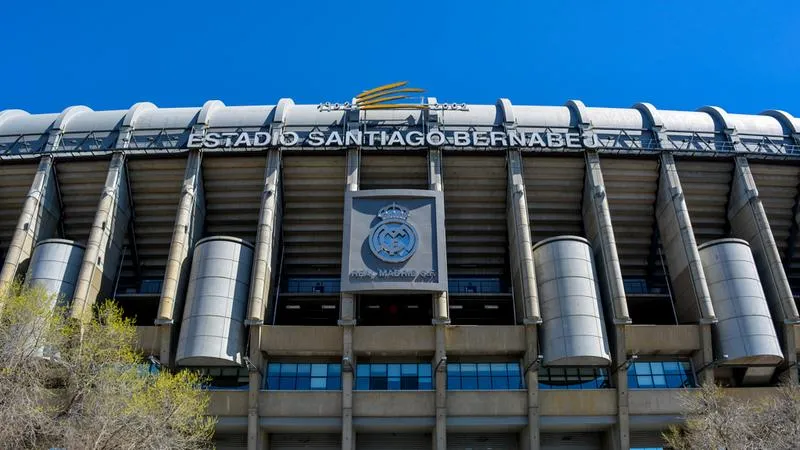 Dowiedz się, jak nazywa się stadion Realu Madryt i jakie ma sekrety