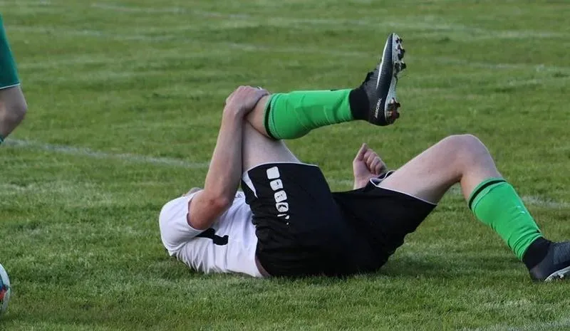 Zrozumienie, czym dokładnie jest faul w piłce nożnej