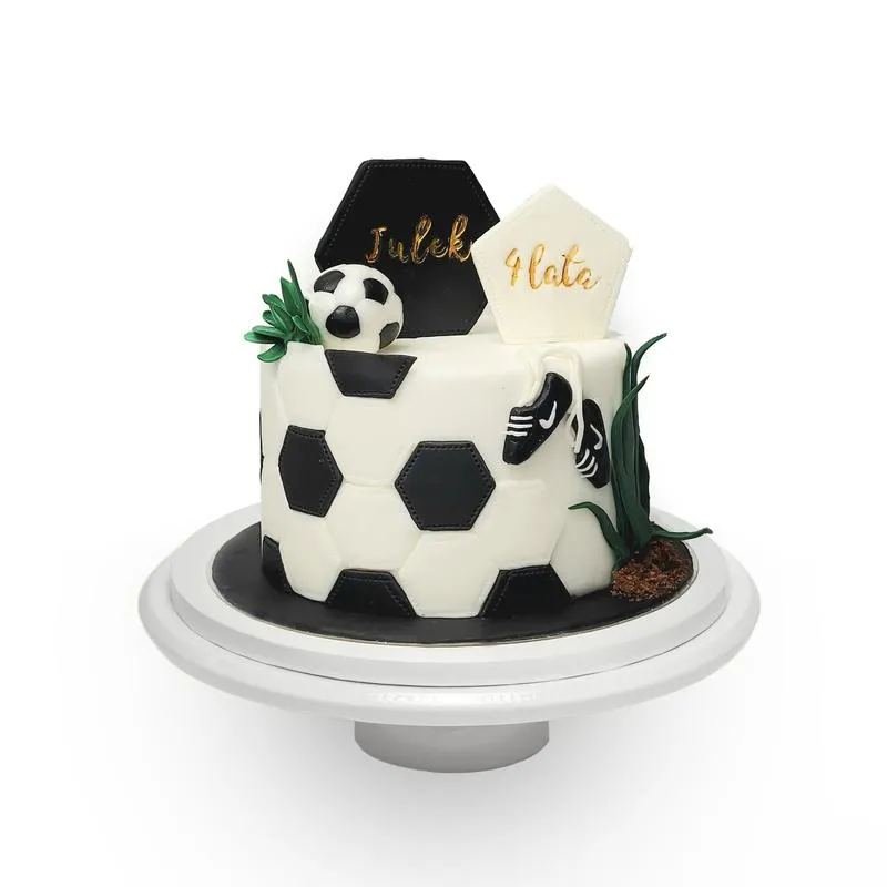 Jak zrobić tort piłkarski krok po kroku